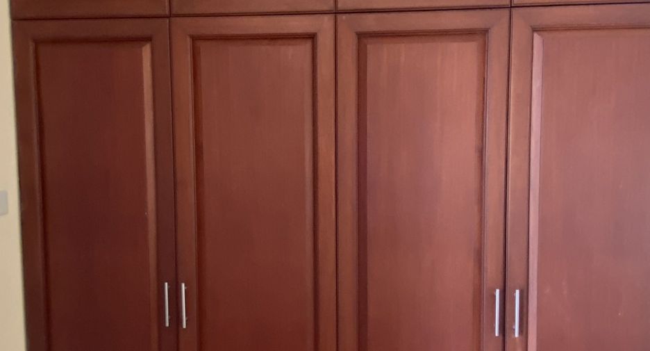 For rent 3 bedrooms condo in Khlong Toei, Bangkok