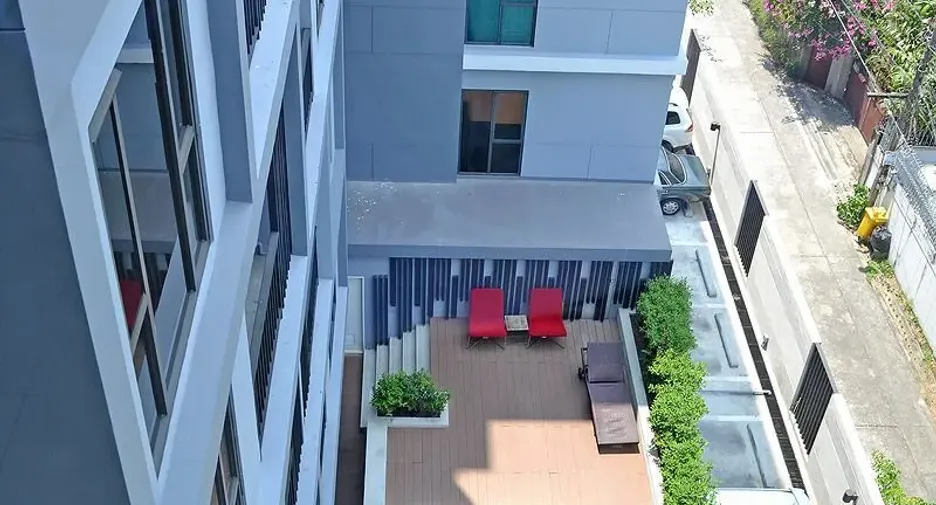 For rent 2 bedrooms apartment in Watthana, Bangkok