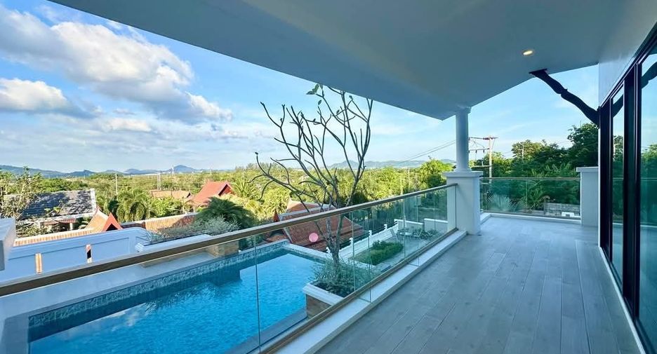 For sale and for rent 4 bedrooms villa in Mueang Phuket, Phuket