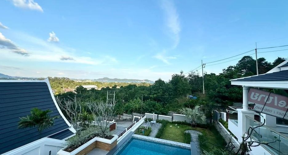 For sale and for rent 4 bedrooms villa in Mueang Phuket, Phuket