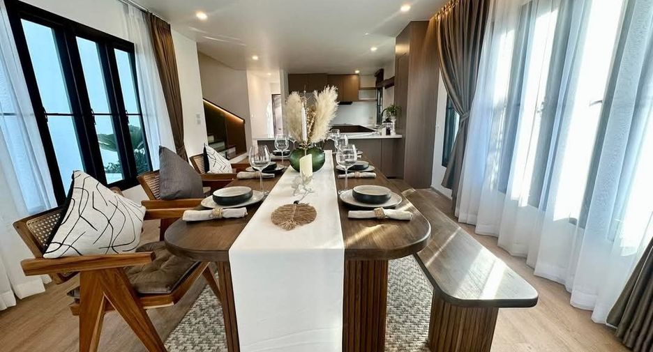 For sale and for rent 4 bedrooms villa in Mueang Phuket, Phuket
