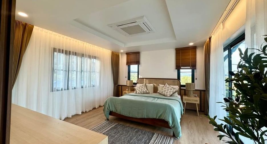 For sale and for rent 4 bedrooms villa in Mueang Phuket, Phuket