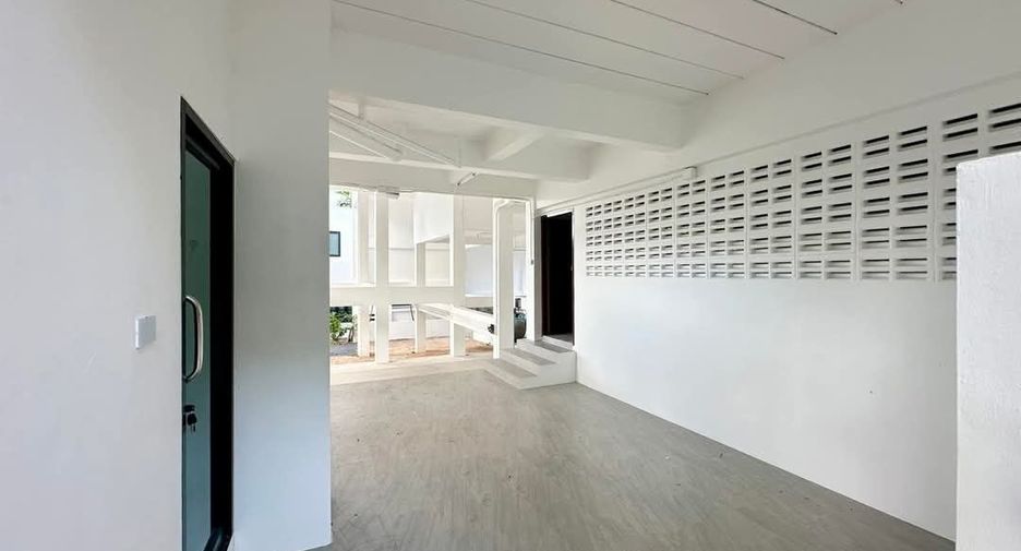 For sale and for rent 4 bedrooms villa in Mueang Phuket, Phuket