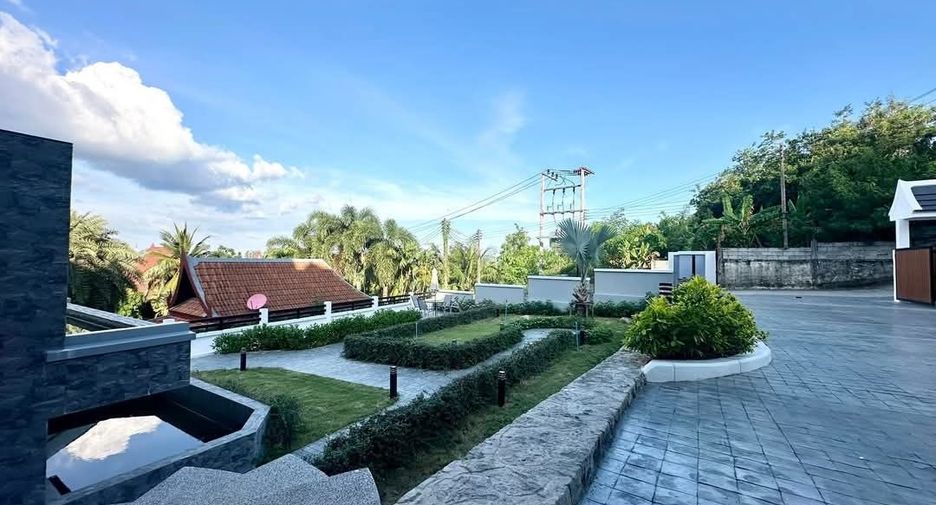 For sale and for rent 4 bedrooms villa in Mueang Phuket, Phuket