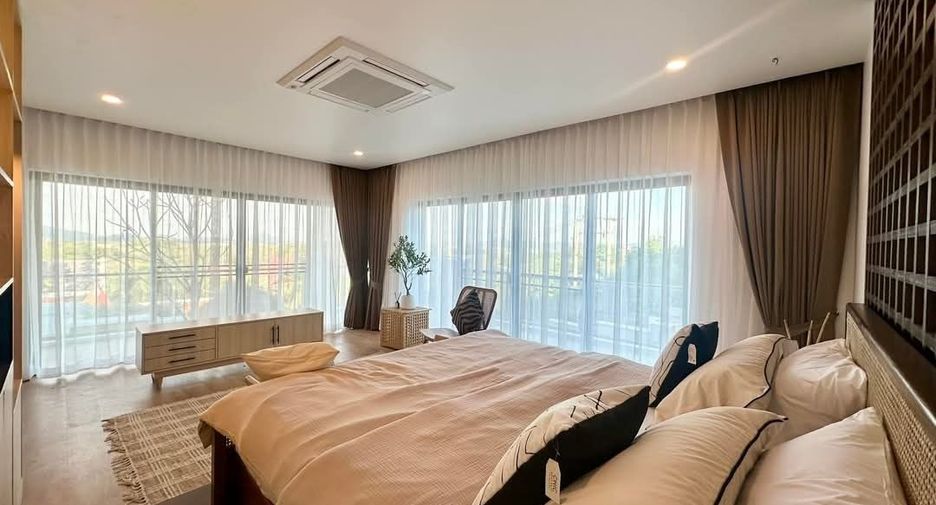 For sale and for rent 4 bedrooms villa in Mueang Phuket, Phuket
