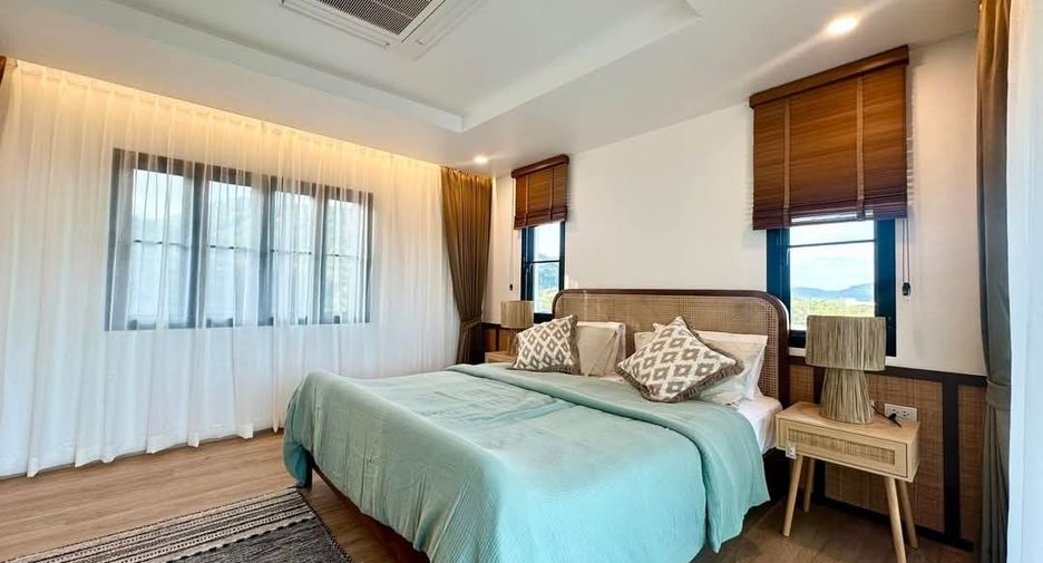 For sale and for rent 4 bedrooms villa in Mueang Phuket, Phuket