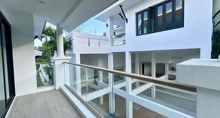 For sale and for rent 4 bedrooms villa in Mueang Phuket, Phuket