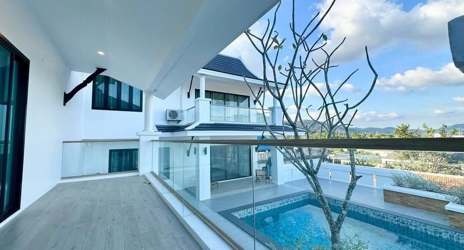 For sale and for rent 4 bedrooms villa in Mueang Phuket, Phuket
