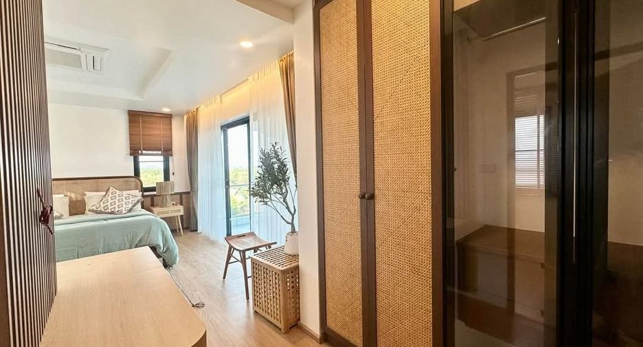 For sale and for rent 4 bedrooms villa in Mueang Phuket, Phuket