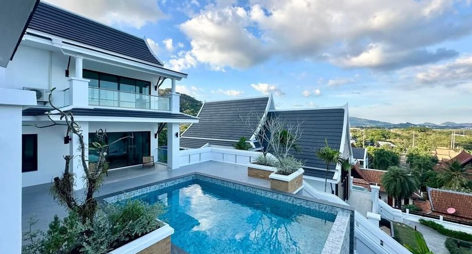 For sale and for rent 4 bedrooms villa in Mueang Phuket, Phuket