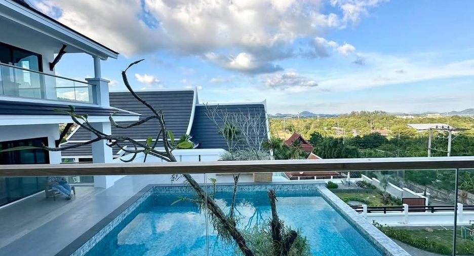 For sale and for rent 4 bedrooms villa in Mueang Phuket, Phuket