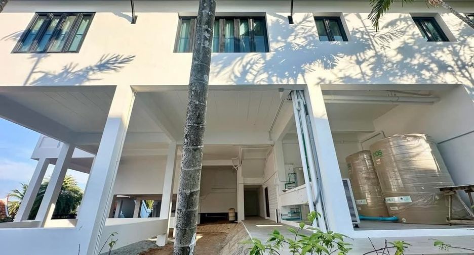 For sale and for rent 4 bedrooms villa in Mueang Phuket, Phuket