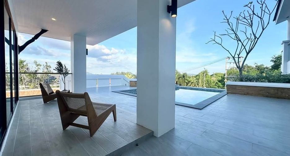 For sale and for rent 4 bedrooms villa in Mueang Phuket, Phuket