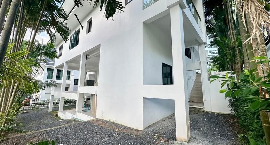 For sale and for rent 4 bedrooms villa in Mueang Phuket, Phuket