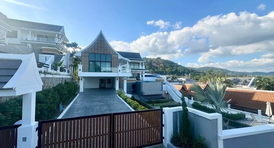 For sale and for rent 4 bedrooms villa in Mueang Phuket, Phuket