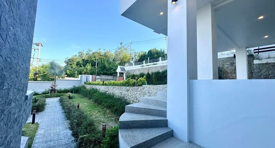 For sale and for rent 4 bedrooms villa in Mueang Phuket, Phuket