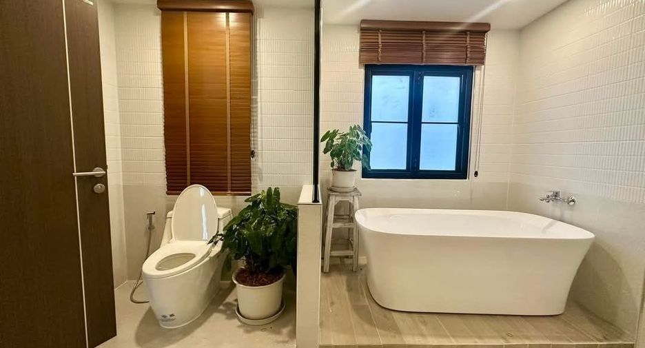 For sale and for rent 4 bedrooms villa in Mueang Phuket, Phuket