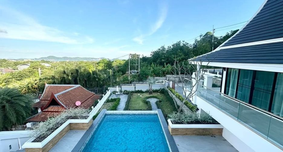 For sale and for rent 4 bedrooms villa in Mueang Phuket, Phuket