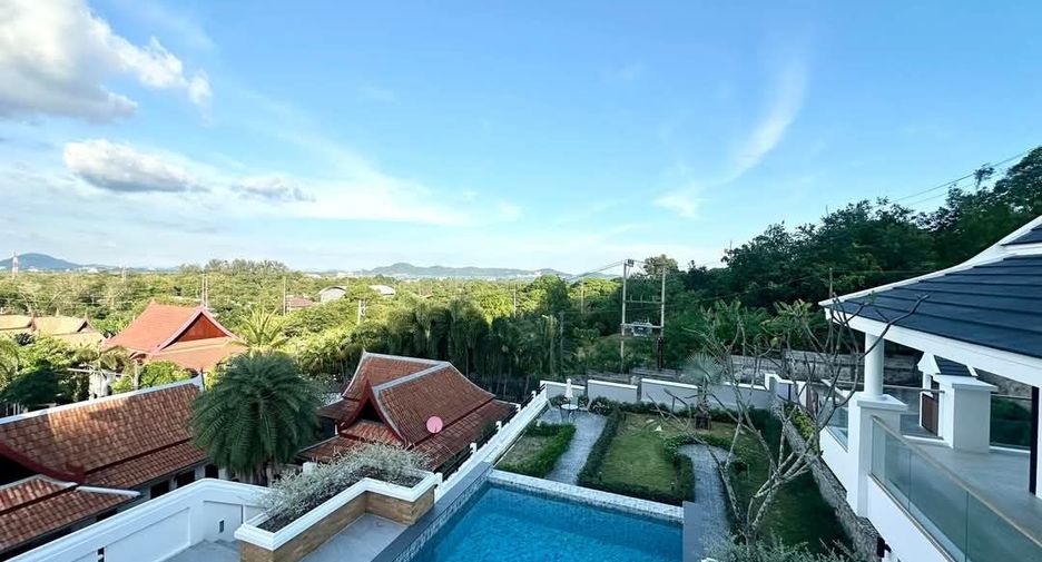 For sale and for rent 4 bedrooms villa in Mueang Phuket, Phuket