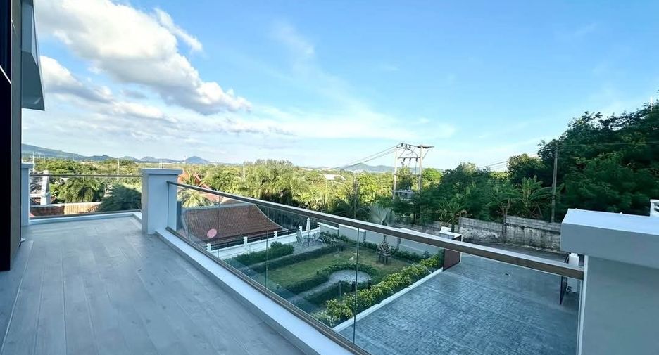 For sale and for rent 4 bedrooms villa in Mueang Phuket, Phuket