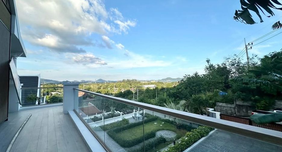 For sale and for rent 4 bedrooms villa in Mueang Phuket, Phuket