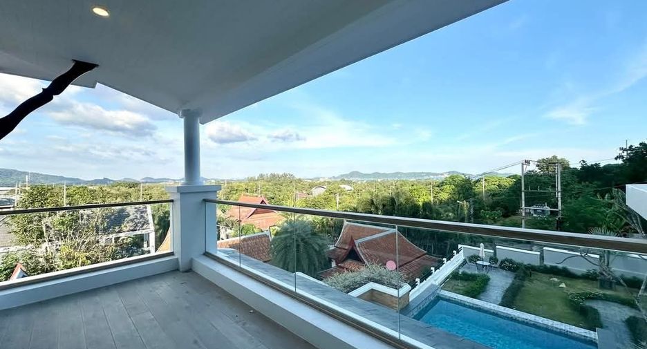For sale and for rent 4 bedrooms villa in Mueang Phuket, Phuket