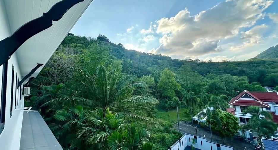 For sale and for rent 4 bedrooms villa in Mueang Phuket, Phuket