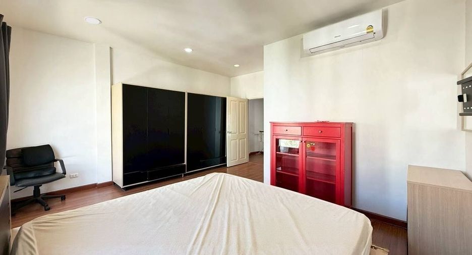 Reihenhaus zur Miete mit 3 Zimmer in Prawet, Bangkok