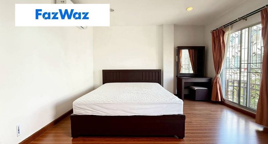 Reihenhaus zur Miete mit 3 Zimmer in Prawet, Bangkok