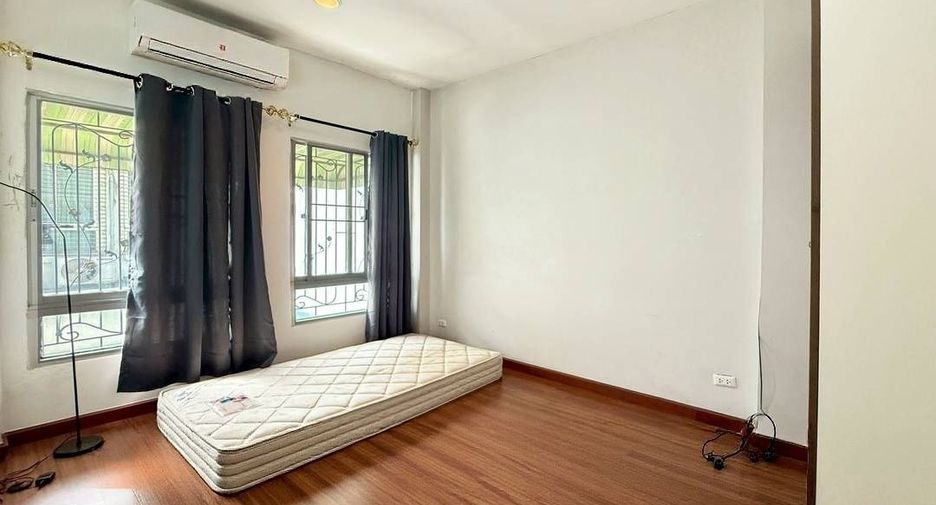 Reihenhaus zur Miete mit 3 Zimmer in Prawet, Bangkok