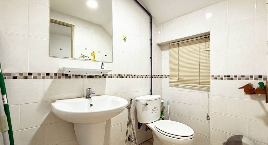 Reihenhaus zur Miete mit 3 Zimmer in Prawet, Bangkok