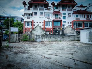 出售 土地 在 Khlong Toei, 曼谷