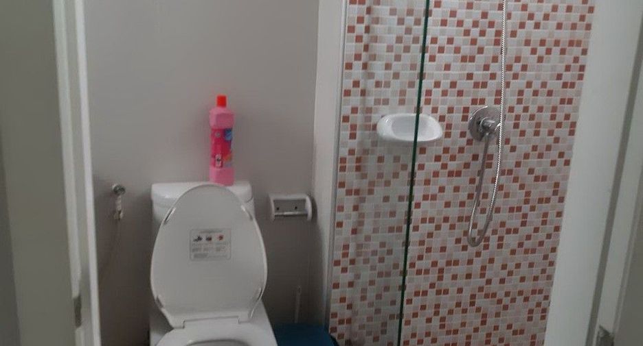 Haus zum Kauf mit 3 Zimmer in Huai Khwang, Bangkok