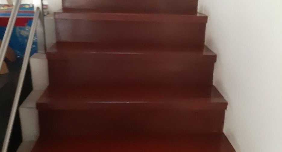 Haus zum Kauf mit 3 Zimmer in Huai Khwang, Bangkok