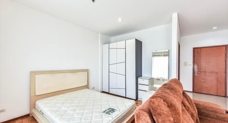 Wohnung zur Miete mit Studio in Khlong San, Bangkok