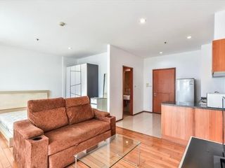 Wohnung zur Miete mit Studio in Khlong San, Bangkok