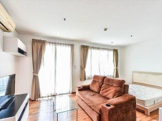 Wohnung zur Miete mit Studio in Khlong San, Bangkok