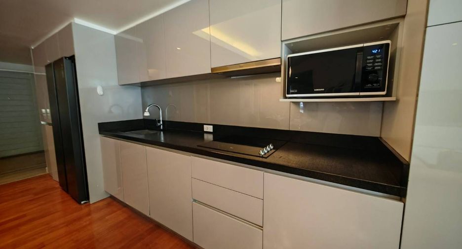 For rent 3 bedrooms condo in Watthana, Bangkok