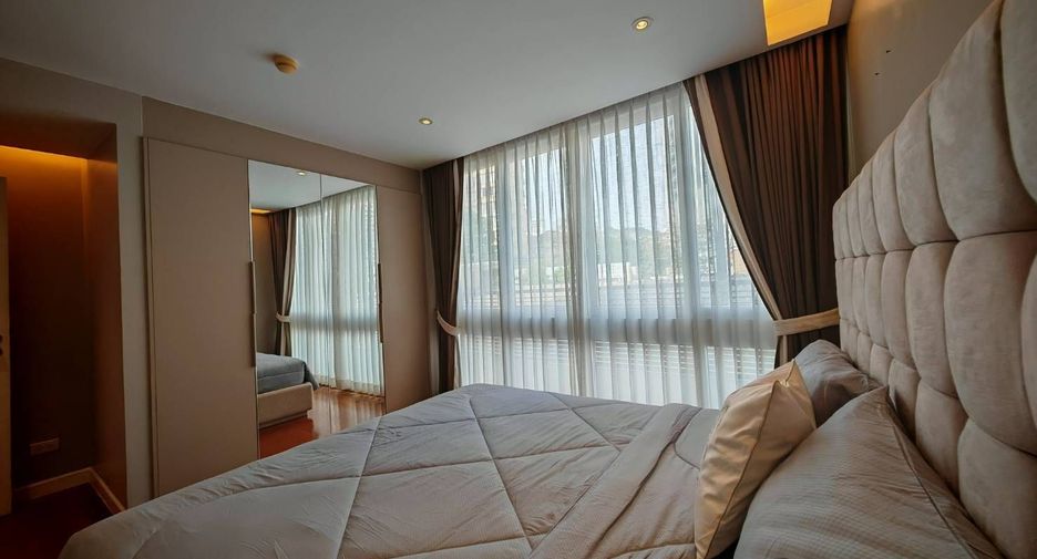 For rent 3 bedrooms condo in Watthana, Bangkok