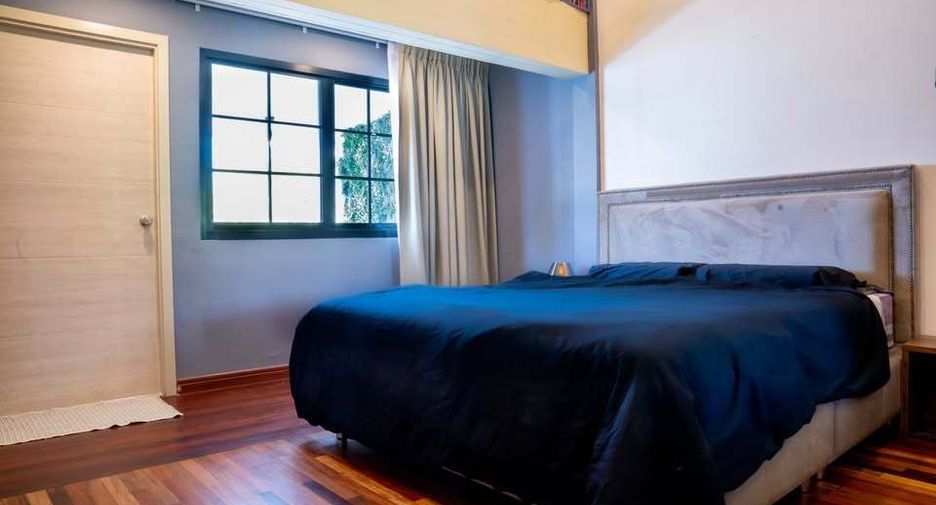 For rent 3 bedrooms townhouse in Suan Luang, Bangkok