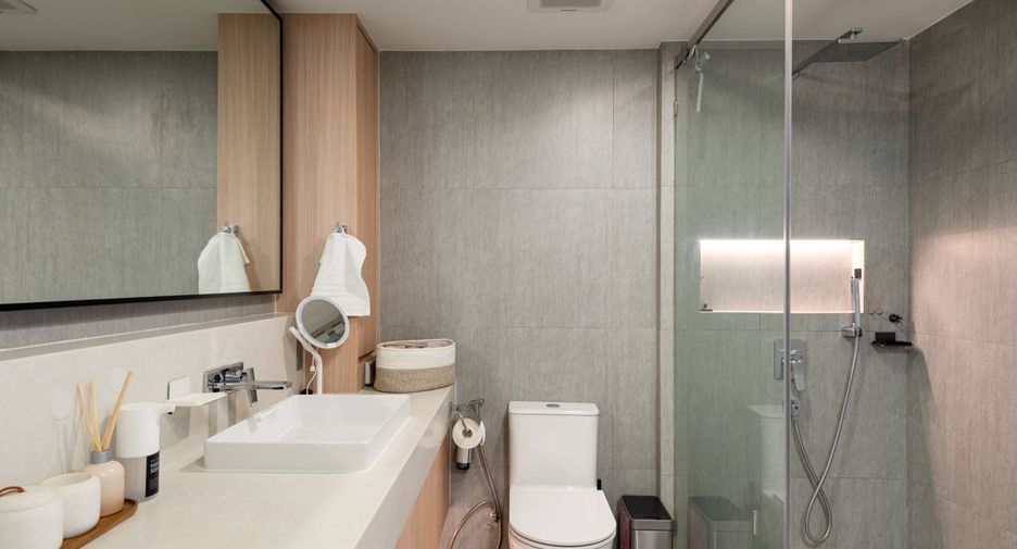 For rent 2 bedrooms condo in Khlong Toei, Bangkok