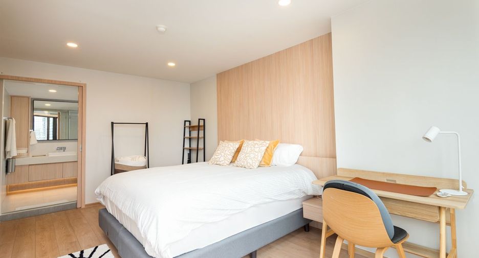 For rent 2 bedrooms condo in Khlong Toei, Bangkok