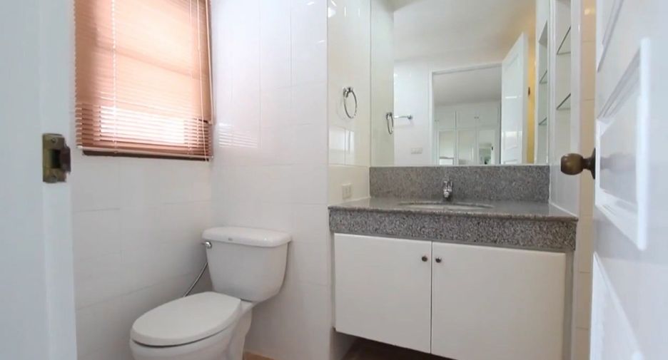 Condo en alquiler de 3 habitaciones en Sathon, Bangkok