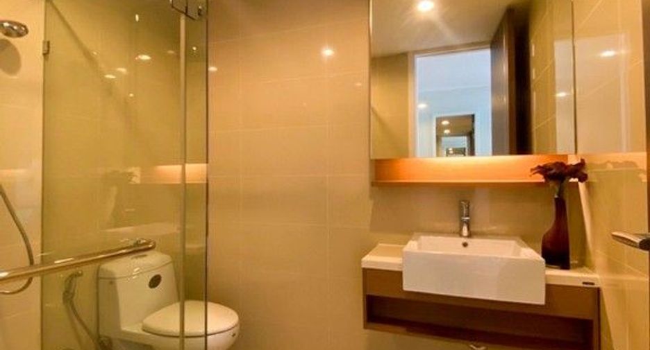 For sale 3 bedrooms condo in Watthana, Bangkok