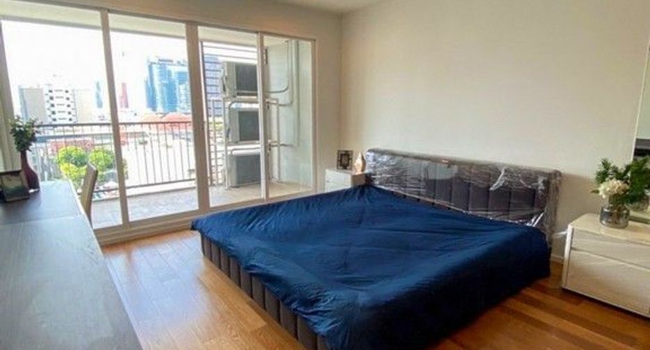 For sale 3 bedrooms condo in Watthana, Bangkok