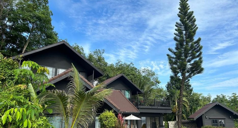 For sale 4 bedrooms villa in Thalang, Phuket