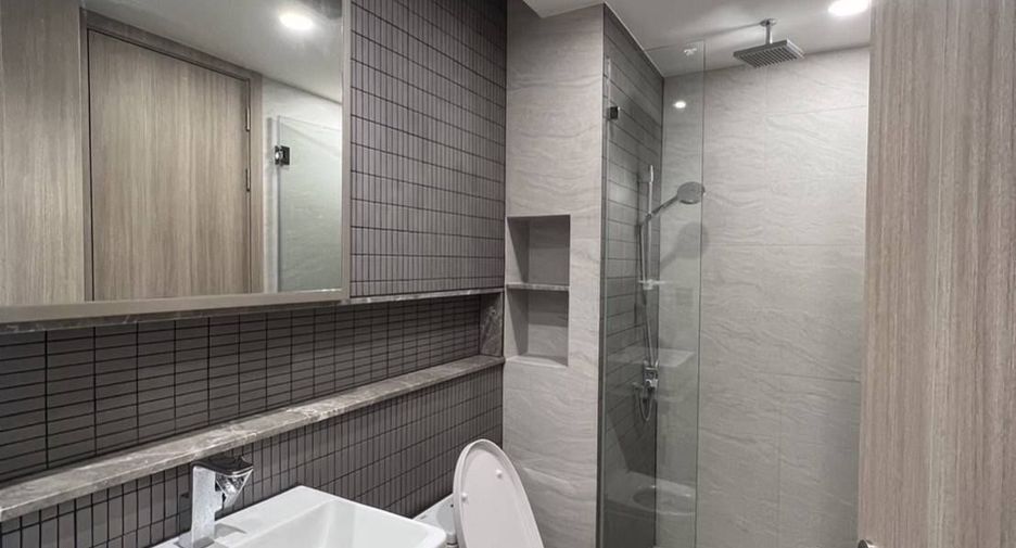For rent 1 bed condo in Pathum Wan, Bangkok