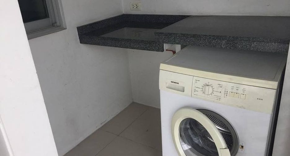 For rent 2 bedrooms condo in Chatuchak, Bangkok