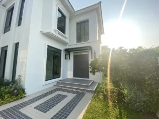 For sale 5 bedrooms house in Thawi Watthana, Bangkok