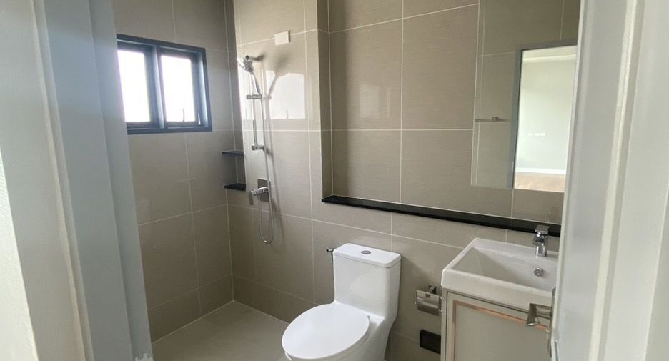 For sale 5 bedrooms house in Thawi Watthana, Bangkok